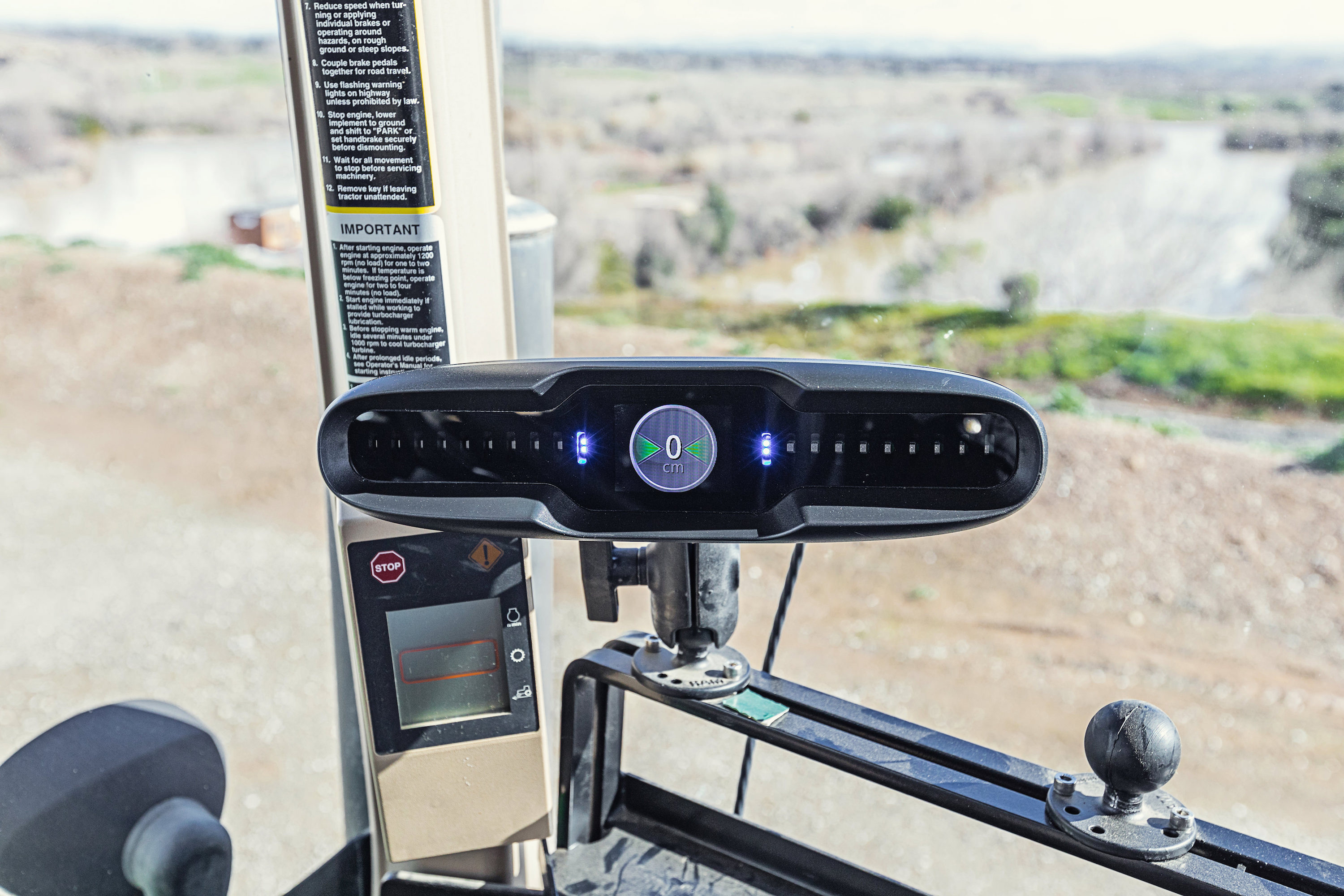 Topcon Agriculture introduces new SI21 Lightbar for enhanced guidance