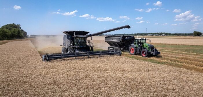 New Tractor Features Autonomous Driving and Smart Farming Options 